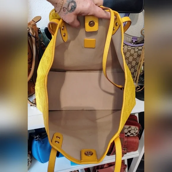MCM Yellow Tote Bag with Iconic Monogram Pattern - Picture 8 of 13
